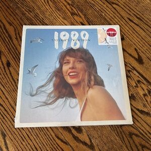 1989 Taylors Version vinyl exclusive edition - brand new